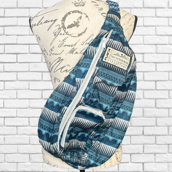 Kavu Geo-Print Sling Bag in Teal, Navy & Lime Kavu Rope Sling Bag Grey Taupe Geo-Print Fun Foulard Design  main image 3